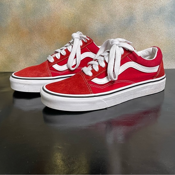 Vans Classic Red Women's Suede / Canvas Sneakers Size 7.5M - Picture 2 of 16